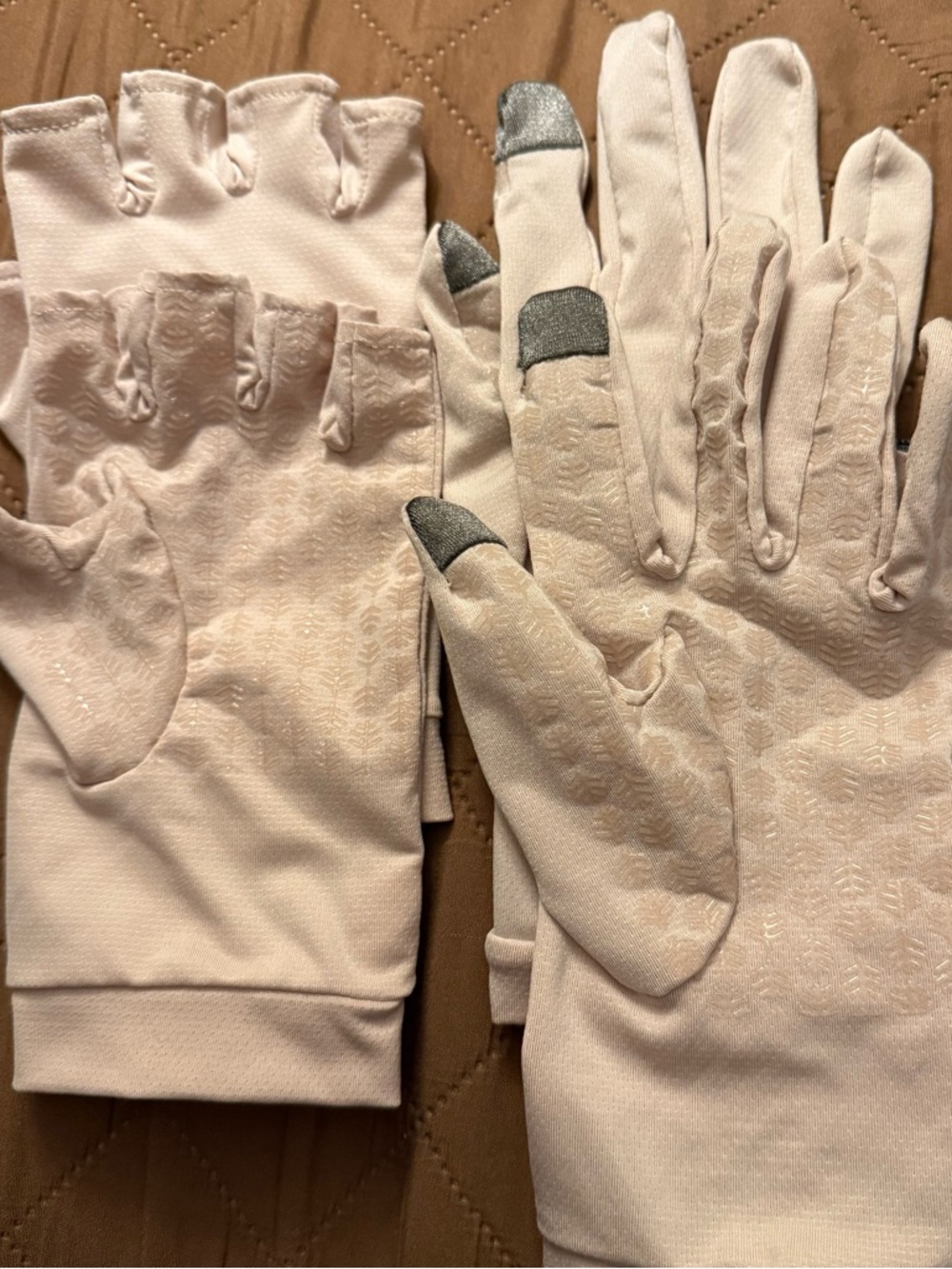 Coolibar Tan Touchscreen UV Gloves 2 pair Size M - Picture 3 of 9